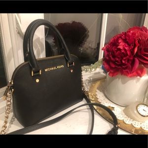 Michael Kors MK Cindy Dome Crossbody Bag Black